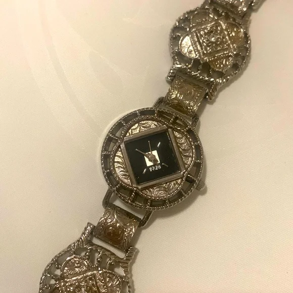 Japan Movement | Accessories | Rare Vintage 928 Clasp Watch | Poshmark